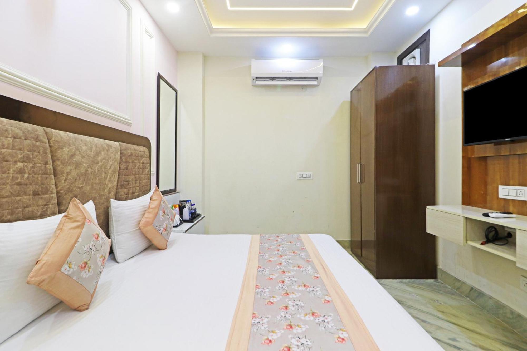 Hotel Samrat Residency 10 Mints Walking Distance Nizamuddin Railway Station New Delhi Exterior photo
