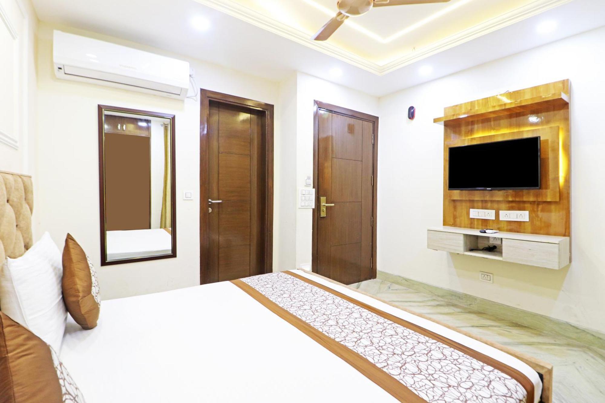 Hotel Samrat Residency 10 Mints Walking Distance Nizamuddin Railway Station New Delhi Exterior photo