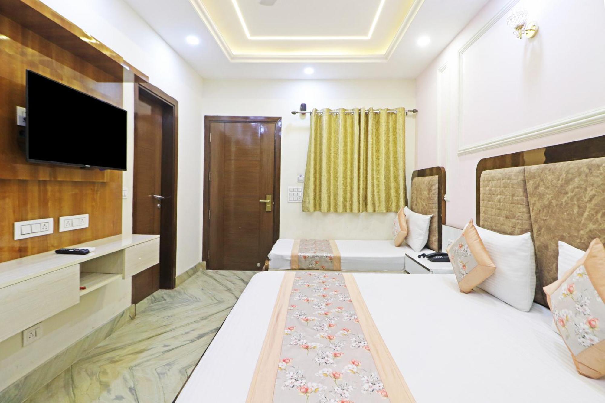 Hotel Samrat Residency 10 Mints Walking Distance Nizamuddin Railway Station New Delhi Exterior photo