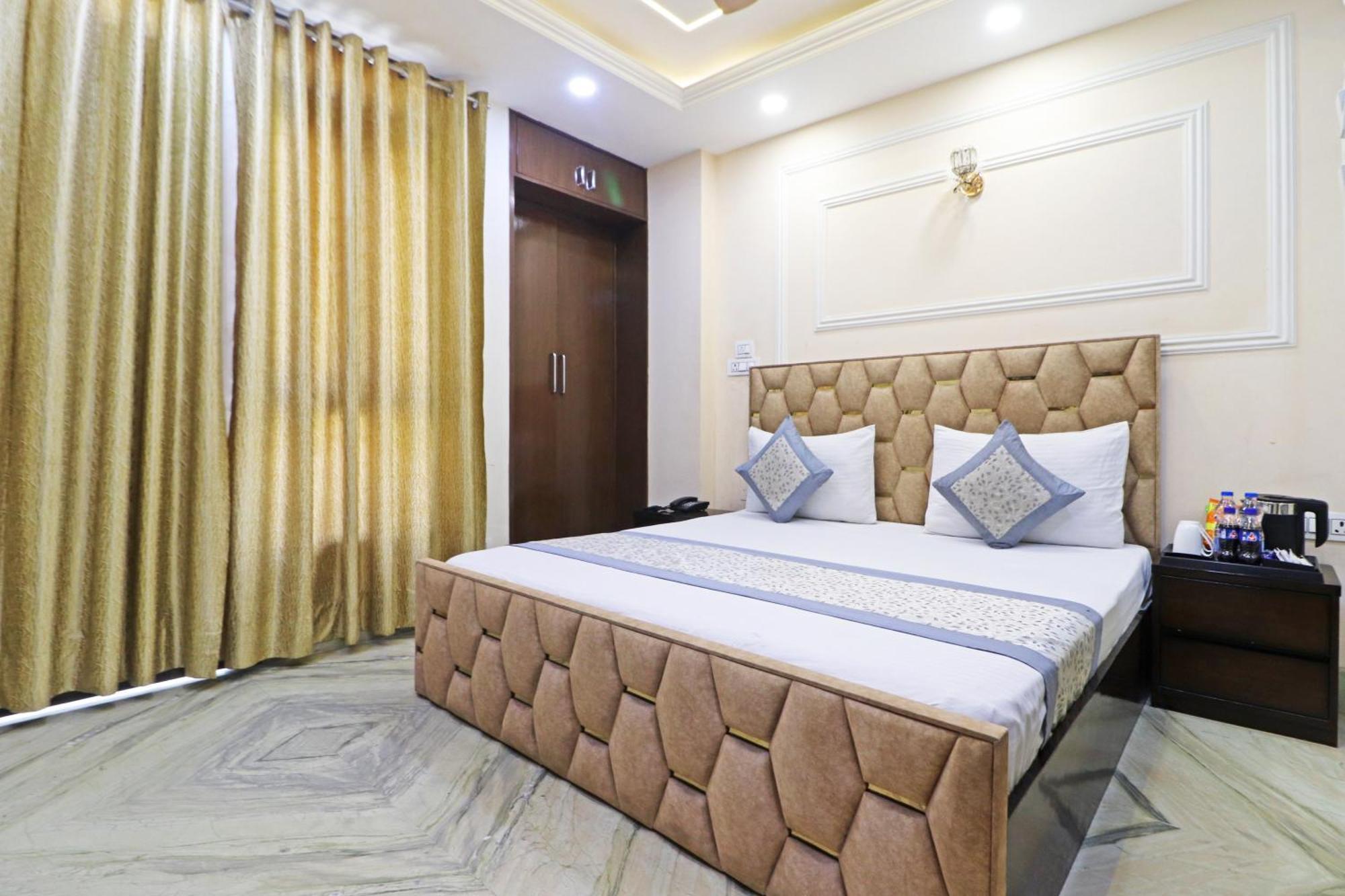 Hotel Samrat Residency 10 Mints Walking Distance Nizamuddin Railway Station New Delhi Exterior photo