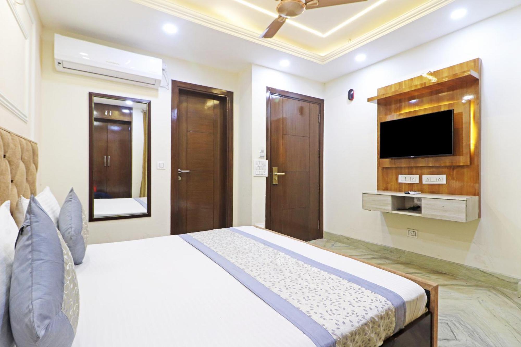 Hotel Samrat Residency 10 Mints Walking Distance Nizamuddin Railway Station New Delhi Exterior photo